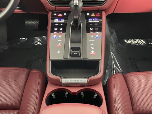 Used 2022 Porsche Macan S image 20