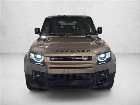 Used 2025 Land Rover Defender 110 X-Dynamic SE AWD/4WD image 2