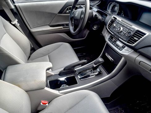 Used 2014 Honda Accord LX image 19