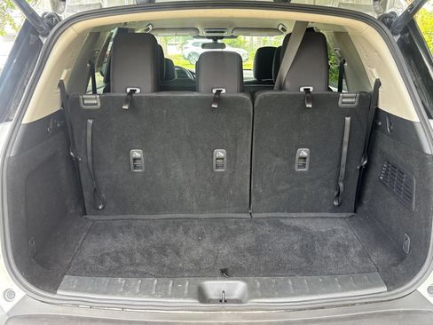 Used 2025 Nissan Pathfinder SV FWD image 34