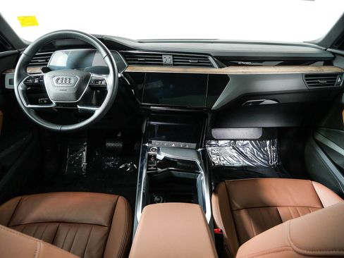 Used 2023 Audi e-tron Premium w/ Convenience Plus Package AWD/4WD image 19