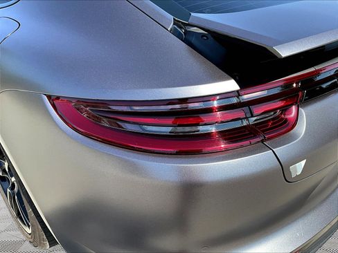 Used 2018 Porsche Panamera 4 AWD/4WD image 23
