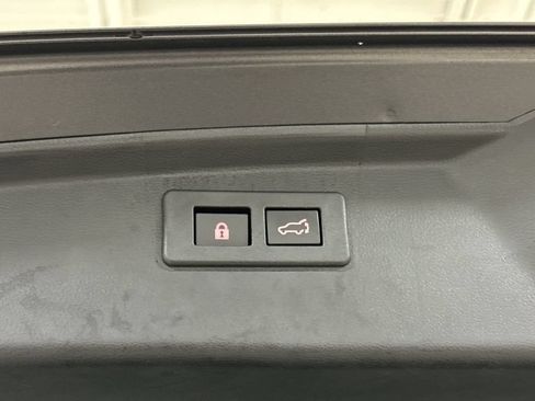 Used 2023 Subaru Outback Premium AWD/4WD image 28