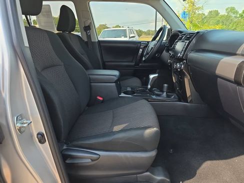 Used 2022 Toyota 4Runner TRD Off-Road AWD/4WD image 16
