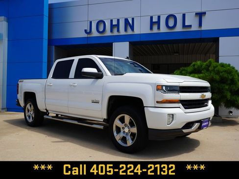 Used 2018 Chevrolet Silverado 1500 LT w/ Texas Edition AWD/4WD image 2