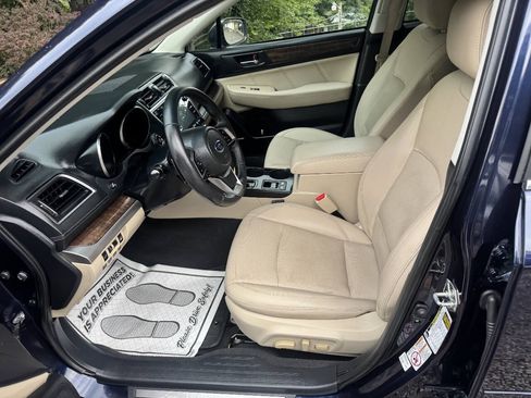 Used 2018 Subaru Outback 2.5i Limited AWD/4WD image 9