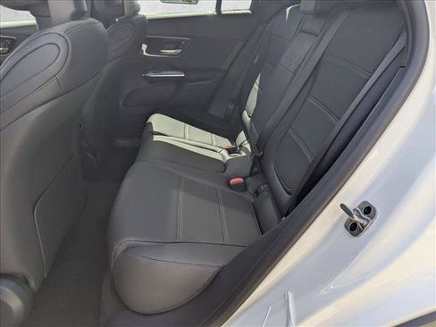 Used 2026 Mercedes-Benz GLC 300 4MATIC image 14