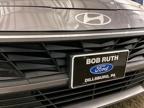 Used 2025 Hyundai Elantra Blue image 29