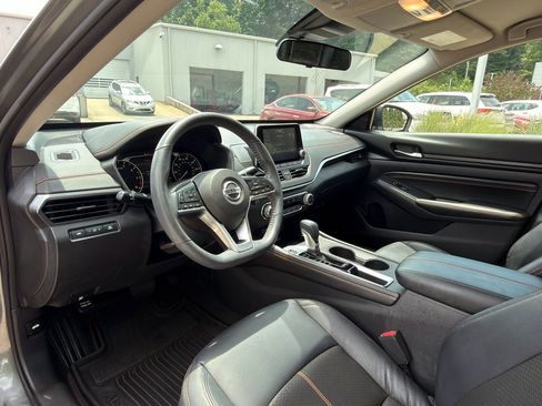 Used 2022 Nissan Altima 2.5 SR FWD image 11