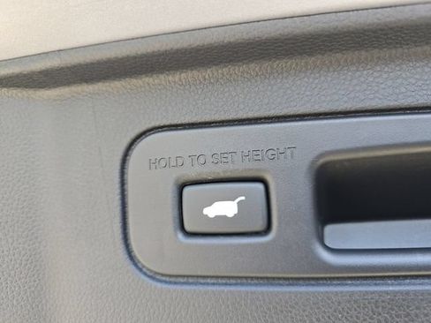 Used 2025 Honda Pilot Touring image 22