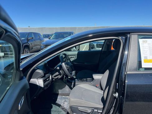 Used 2025 Kia K4 FWD image 27