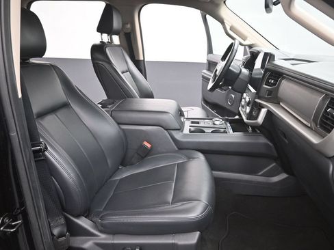Used 2024 Ford Expedition XLT RWD image 27