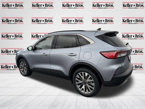 Used 2022 Ford Escape Titanium image 28