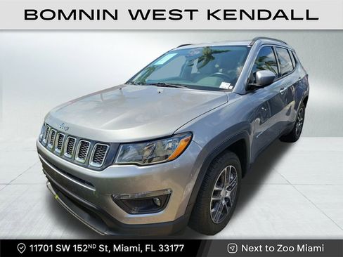 Used 2018 Jeep Compass Latitude image 2