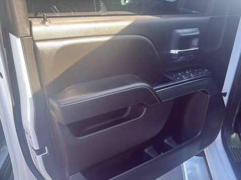 Used 2018 Chevrolet Silverado 1500 LT w/ All Star Edition RWD image 9