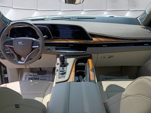 Used 2024 Cadillac Escalade Sport Platinum w/ LPO, ONYX Package AWD/4WD image 11