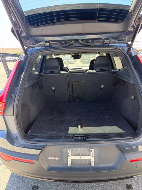 Used 2022 Volvo XC40 T5 R-Design AWD/4WD image 35