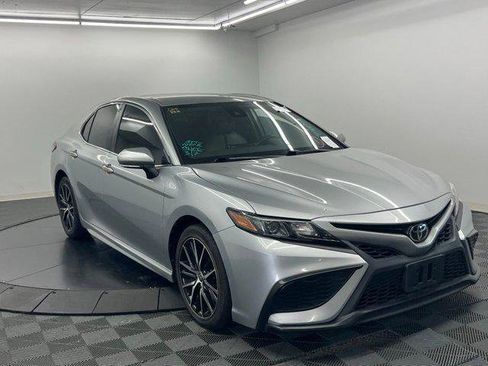 Certified 2022 Toyota Camry SE image 2