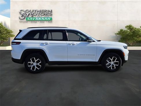 Used 2024 Jeep Grand Cherokee Limited w/ Luxury Tech Group II image 6