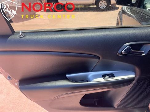 Used 2018 Dodge Journey SE w/ Popular Equipment Group image 13