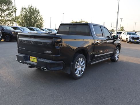 Used 2023 Chevrolet Silverado 1500 High Country w/ High Country Premium Package AWD/4WD image 7