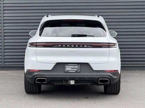 Used 2024 Porsche Cayenne AWD/4WD image 6