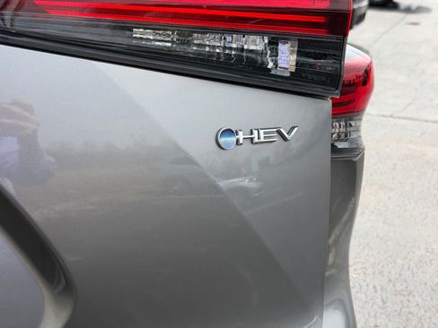 Used 2025 Toyota Highlander Limited AWD/4WD image 34
