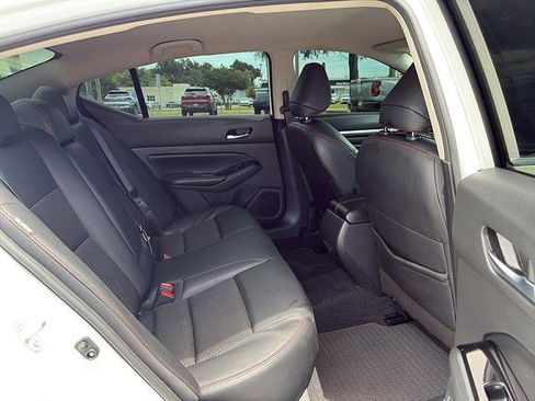 Used 2024 Nissan Altima 2.5 SR FWD image 17