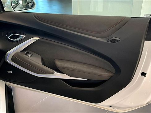 Used 2018 Chevrolet Camaro ZL1 RWD image 12