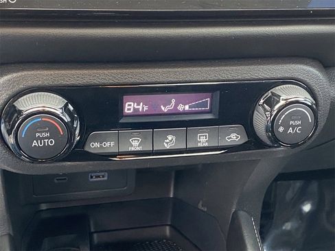 Certified 2023 Nissan Kicks SR image 24