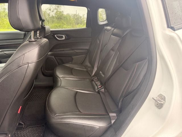 Used 2025 Jeep Compass Trailhawk AWD/4WD image 14