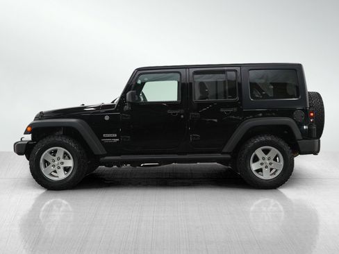 Used 2018 Jeep Wrangler Unlimited Sport S image 3