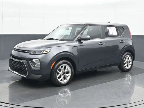 Used 2021 Kia Soul S image 2