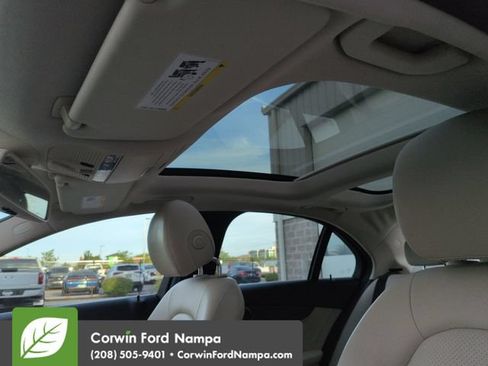 Used 2017 Mercedes-Benz C 300 4MATIC Sedan image 23