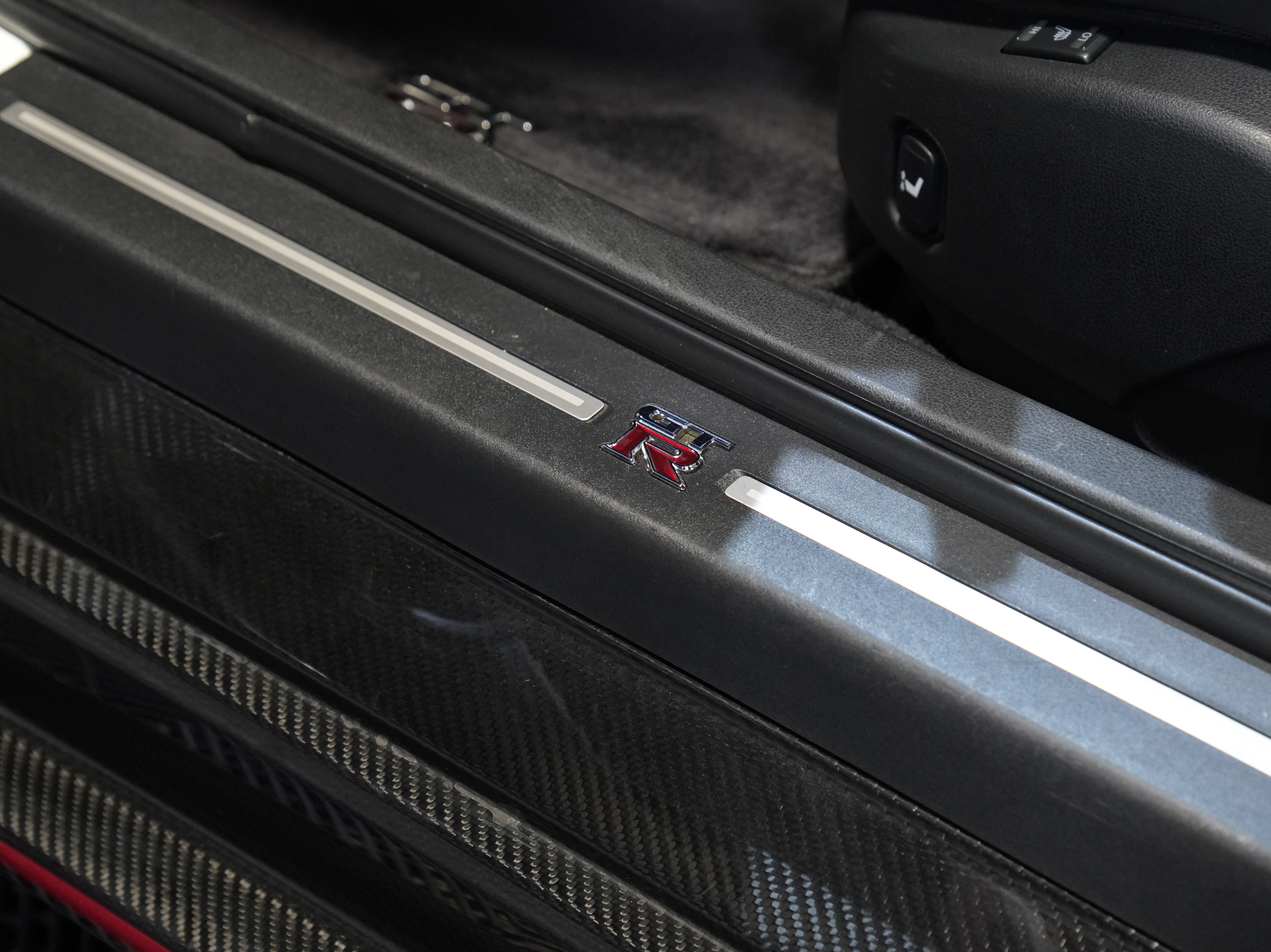 Used 2016 Nissan GT-R NISMO AWD/4WD image 28