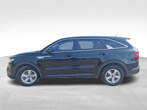 Used 2021 Kia Sorento LX FWD image 4