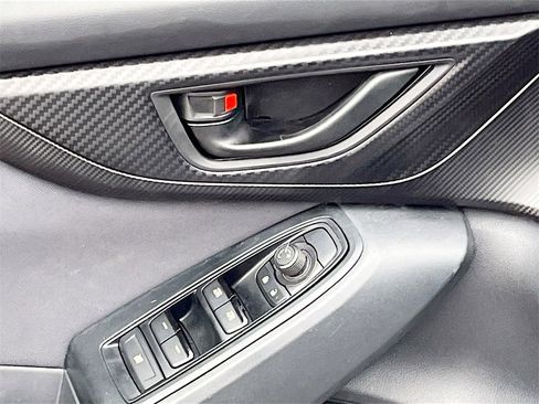 Used 2021 Subaru Crosstrek 2.0i Premium w/ Moonroof Package image 18