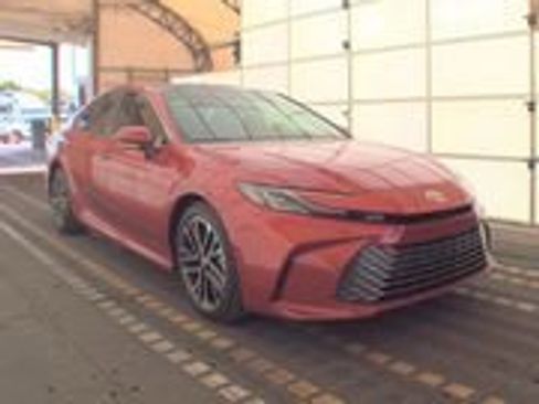 Used 2025 Toyota Camry XLE FWD image 2