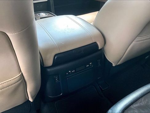 Used 2022 Nissan Armada Platinum w/ Captain's Chairs Package RWD image 32