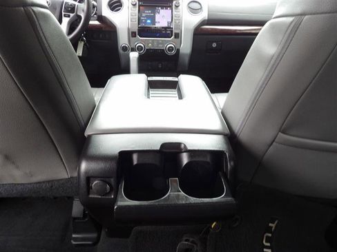 Used 2015 Toyota Tundra Limited w/ Limited Premium Package AWD/4WD image 15