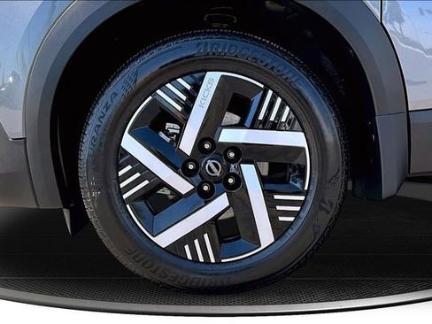 Certified 2025 Nissan Kicks SV FWD image 30