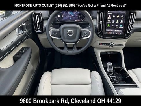 New 2026 Volvo XC40 B5 Ultra w/ Protection Package Premier image 27