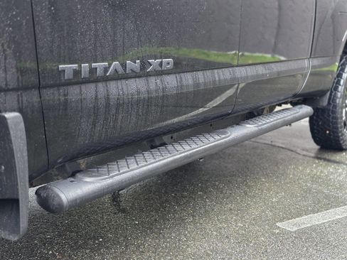 Used 2018 Nissan Titan SL w/ Midnight Edition image 42