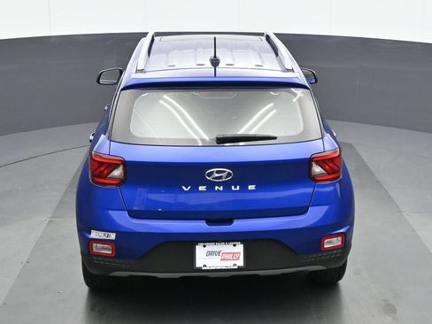 Used 2025 Hyundai Venue SEL FWD image 20