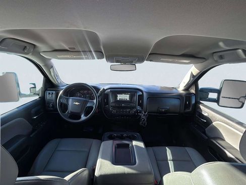 Used 2018 Chevrolet Silverado 2500 W/T w/ WT Convenience Package image 8