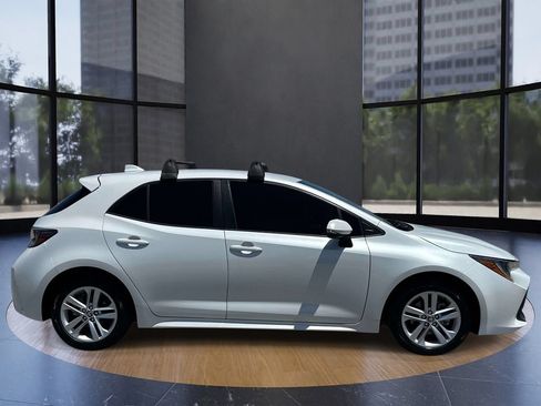 Used 2021 Toyota Corolla SE w/ Carpet Mat Package (TMS) FWD image 2