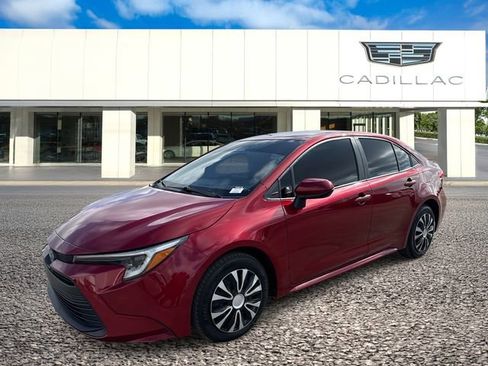 Used 2023 Toyota Corolla LE image 1