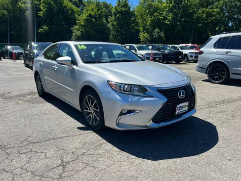 Used 2016 Lexus ES 350 w/ Navigation System Package FWD image 9