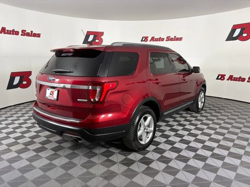 Used 2018 Ford Explorer XLT w/ Equipment Group 201A FWD image 6