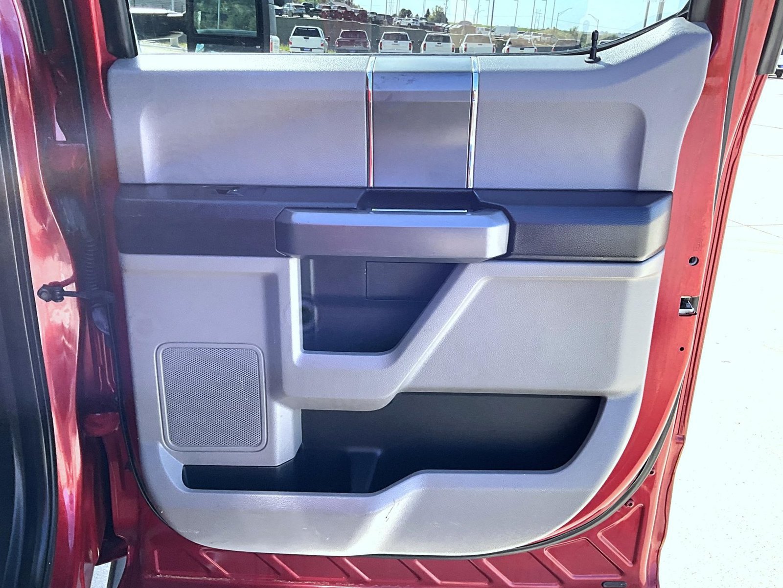 Used 2016 Ford F150 XLT w/ Equipment Group 302A Luxury AWD/4WD image 19